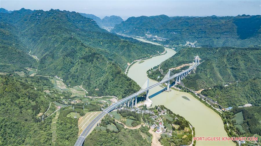 Concluída seção de Guizhou da rodovia Tongren-Huaihua, no sudoeste da China