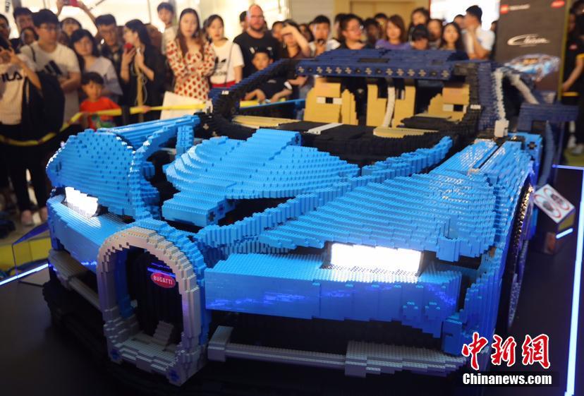 Galeria: Nanjing apresenta Bugatti Veyron em 238.762 peças de Lego