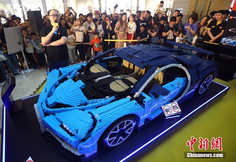 Galeria: Nanjing apresenta Bugatti Veyron em 238.762 peças de Lego