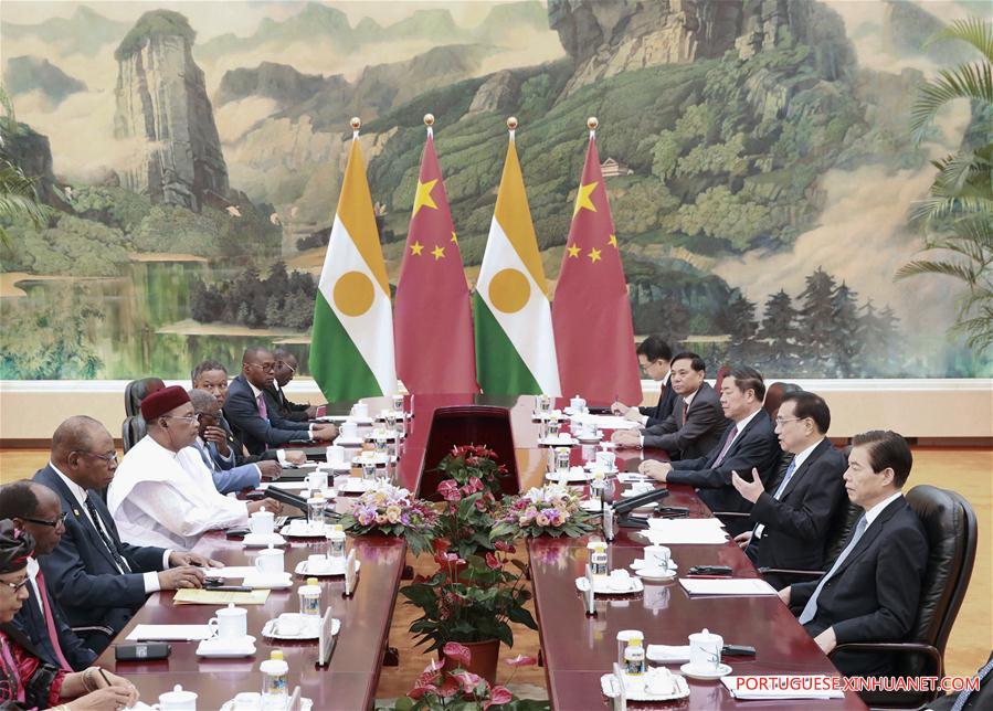 Premiê chinês reúne-se com presidente do Níger