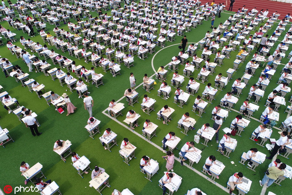 Mais de 500 alunos participam em concurso de caligrafia