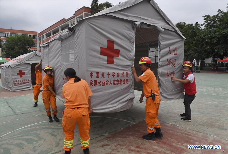 Terremoto de Sichuan: operações de salvamento continuam, 13 mortes contabilizadas