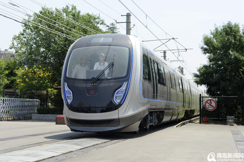 Metrô feito de fibra de carbono completa teste com sucesso em Qingdao