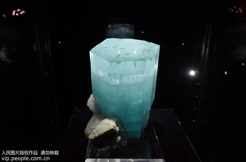 Exposição especial de pedras preciosas e minerais raros totalizando mais de 100 milhões de yuans em Hangzhou