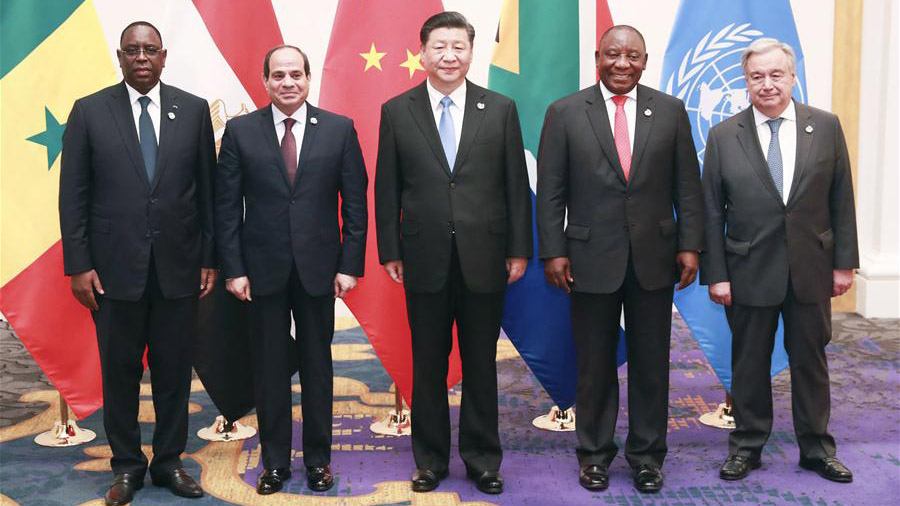 Xi apresenta proposta de 3 pontos sobre desenvolvimento de relações China-África