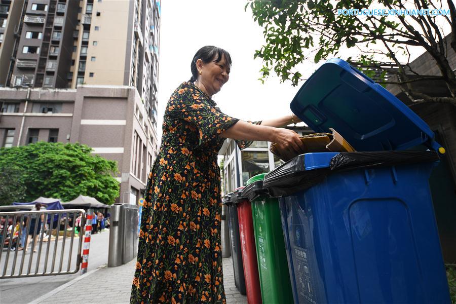 Chongqing se esforça para promover classificação de resíduos entre seus residentes