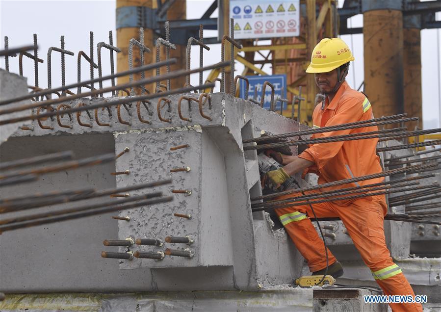 Arco principal de ponte transfronteiriça selado no Sudoeste da China