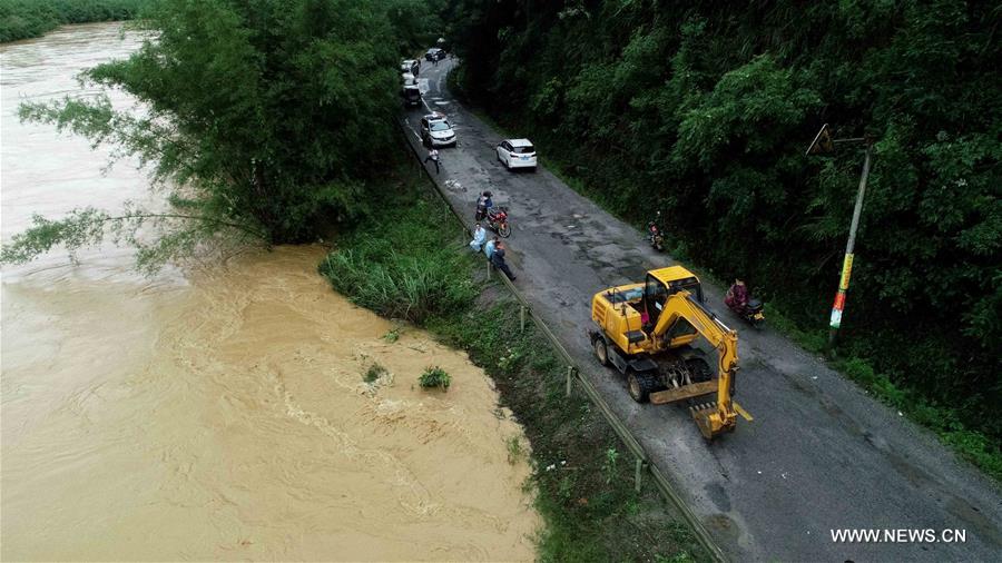 China: Mais de 6.000 pessoas resgatadas na temporada de enchentes