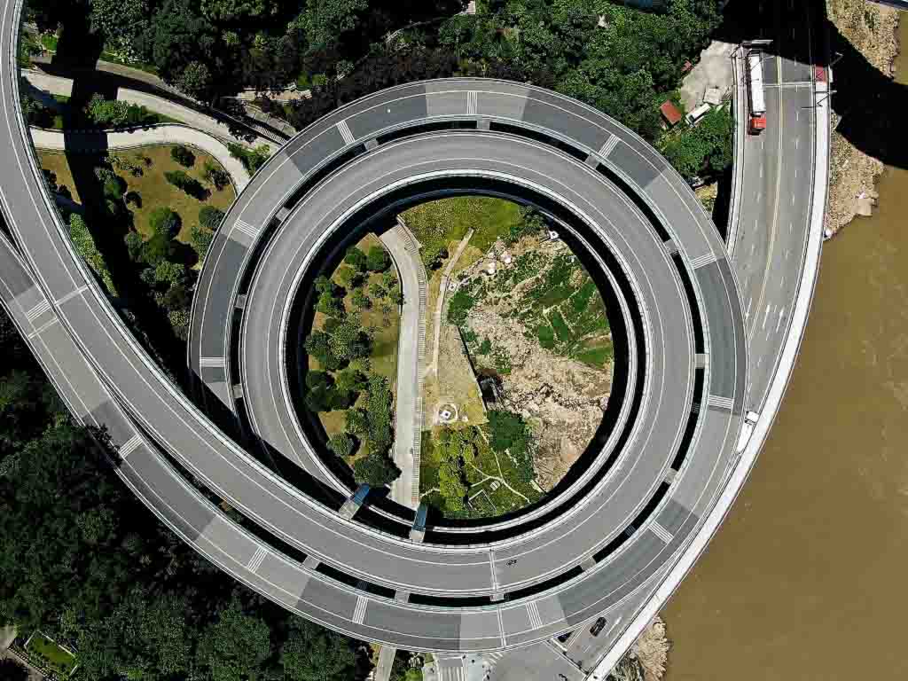 Chongqing: vista aérea do viaduto em espiral de Fuling