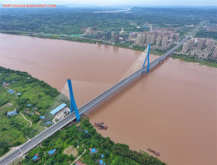 Ponte Nanxi Xianyuan Yangtzé abre ao tráfego público em Sichuan, sudoeste da China