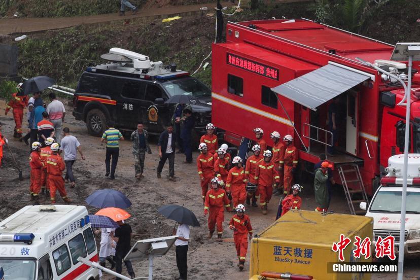 Deslizamento de terra: trabalhos de resgate continuam em Guizhou