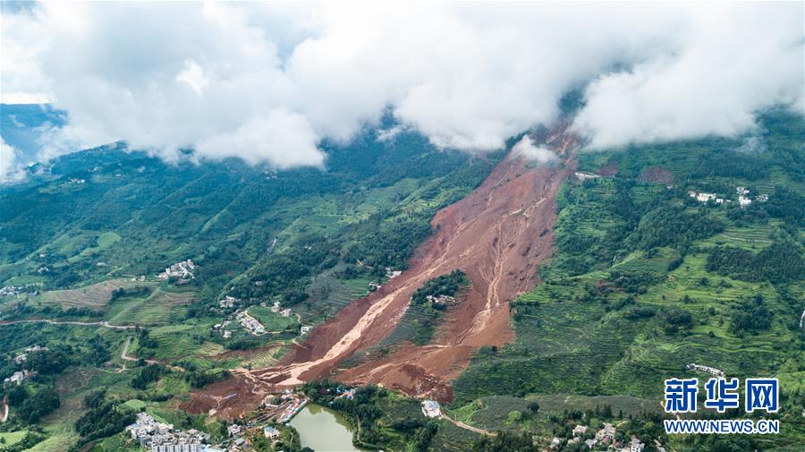 Sobe para 38 número de mortos em deslizamento de terra no sudoeste da China