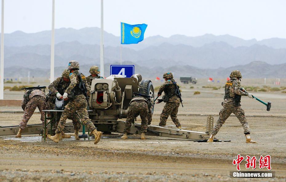 Xinjiang: mecânicos militares de seis países reúnem-se em Korla