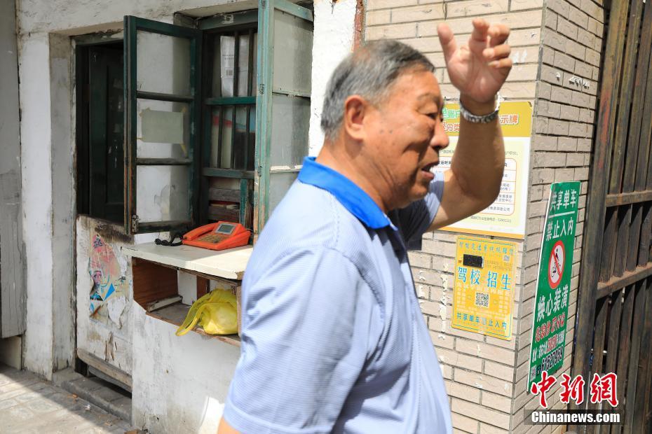 Shanghai: idoso chinês guarda última cabine telefônica por 25 anos