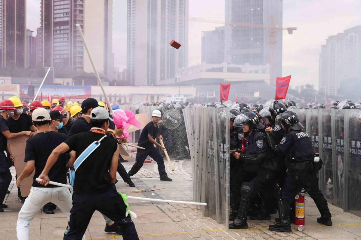 Polícia de Shenzhen realiza exercício