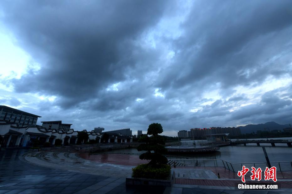 China lança resposta emergencial ao tufão Lekima