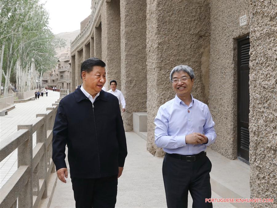 Xi visita patrimônio cultural em Gansu