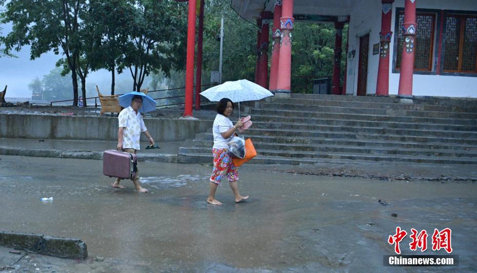 Mais de 12 mil pessoas foram afetadas pela tempestade em Sichuan