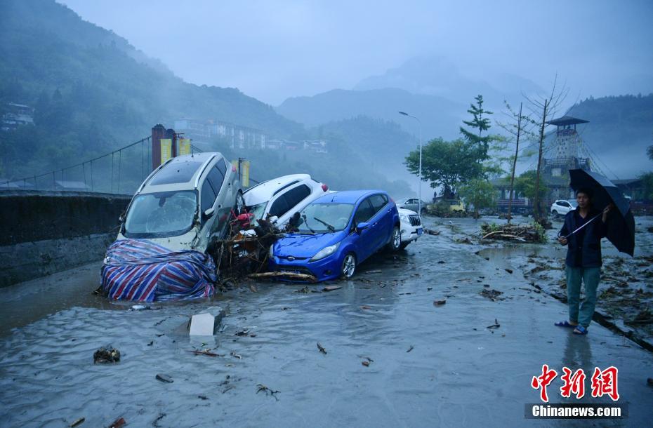 Mais de 12 mil pessoas foram afetadas pela tempestade em Sichuan