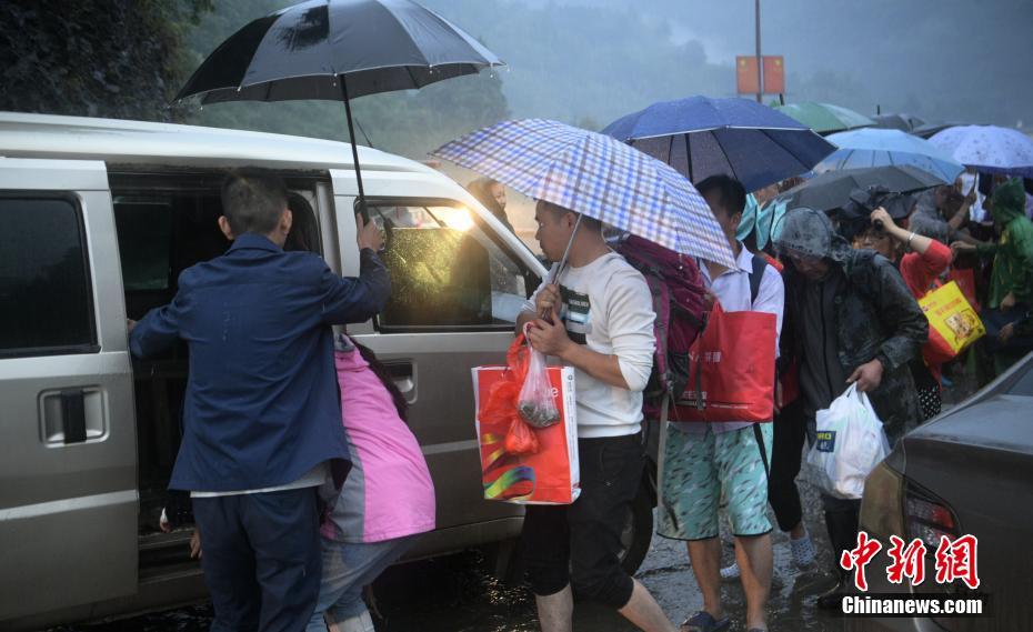 Mais de 12 mil pessoas foram afetadas pela tempestade em Sichuan