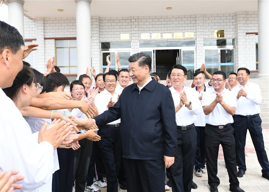 Xi faz visita de inspeção em Shandan, província de Gansu