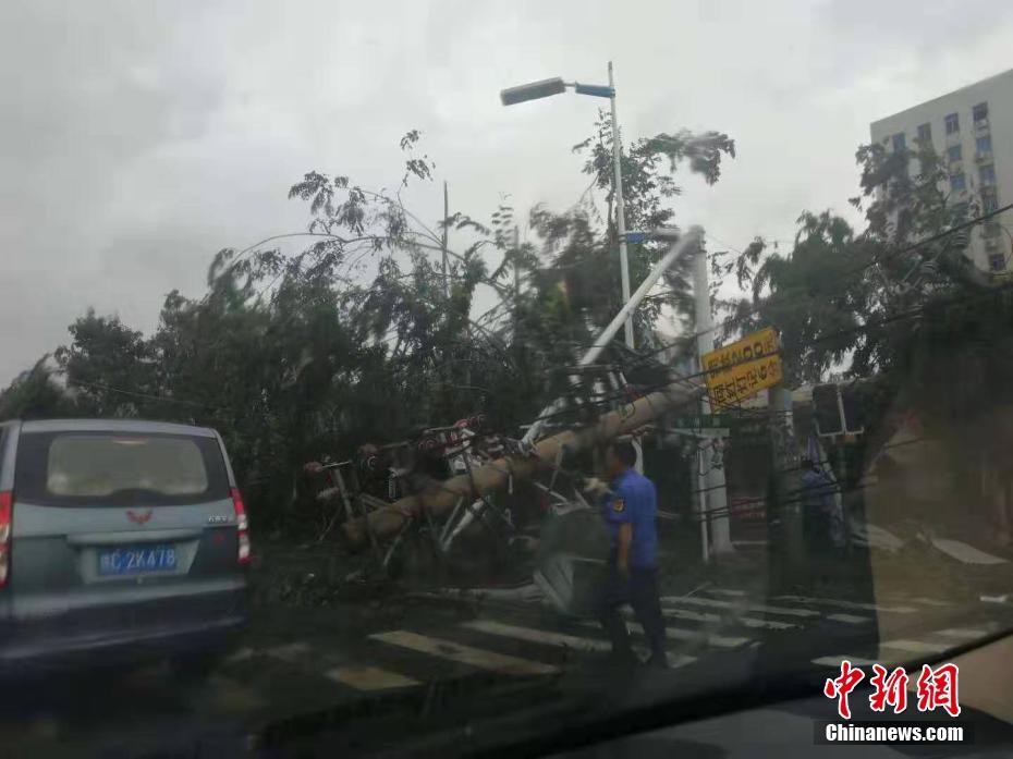 Tornado deixa 8 mortos em Hainan