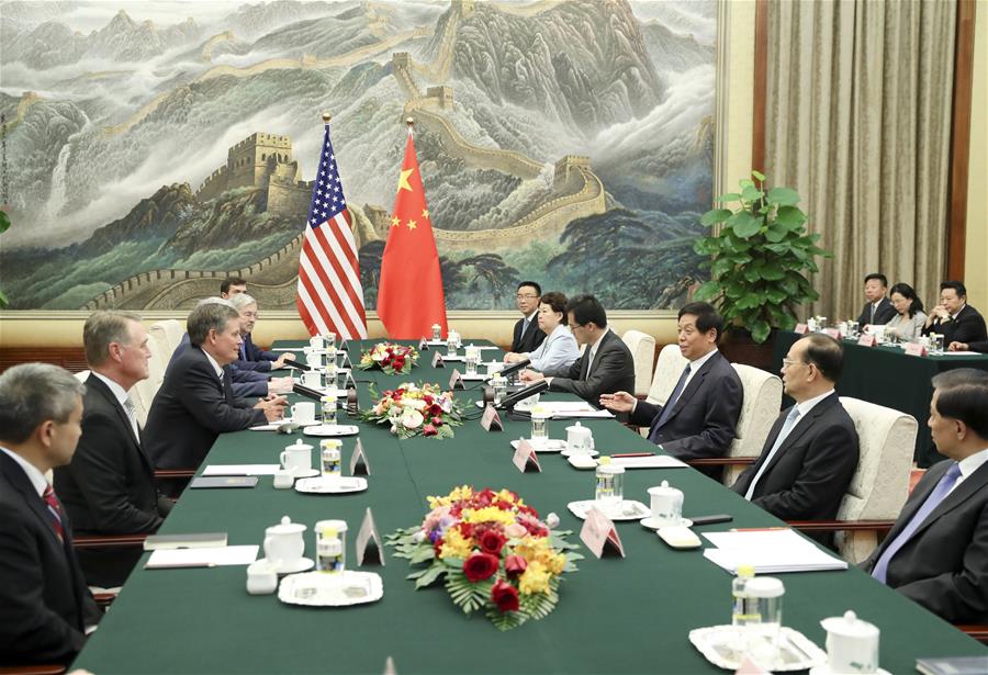 Mais alto legislador da China reúne-se com senadores norte-americanos