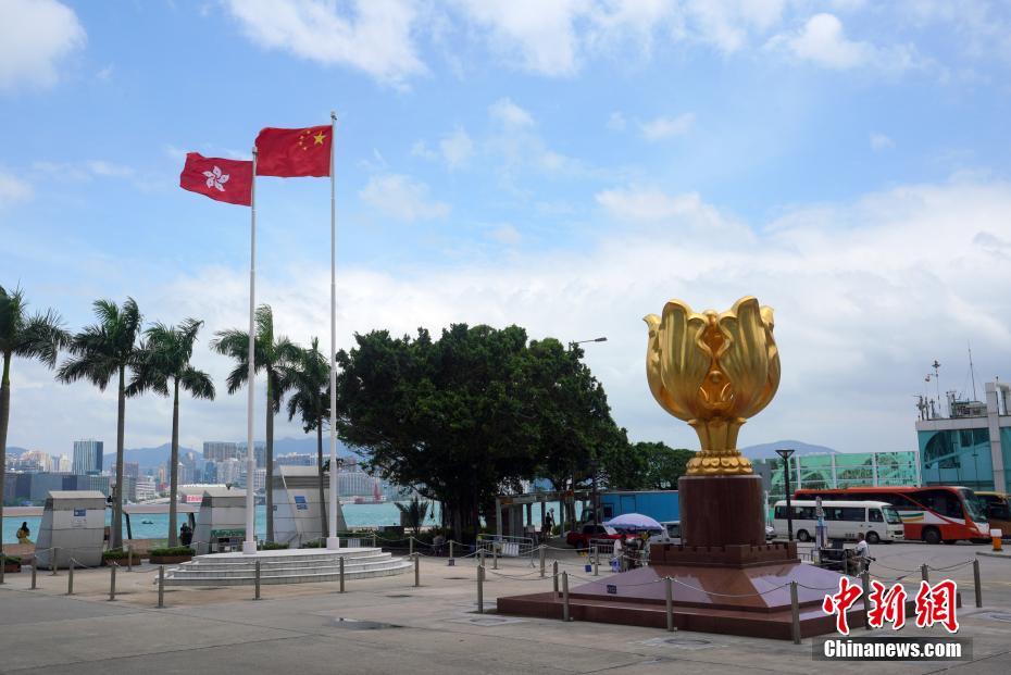 Hong Kong: visitas à Praça de Bauhinia Dourada diminuem devido aos eventos sociais