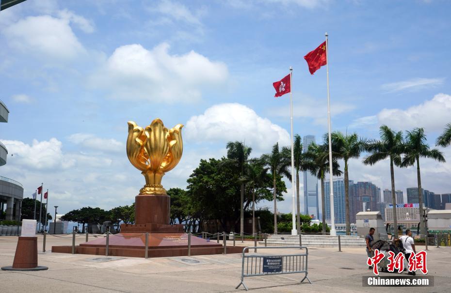 Hong Kong: visitas à Praça de Bauhinia Dourada diminuem devido aos eventos sociais