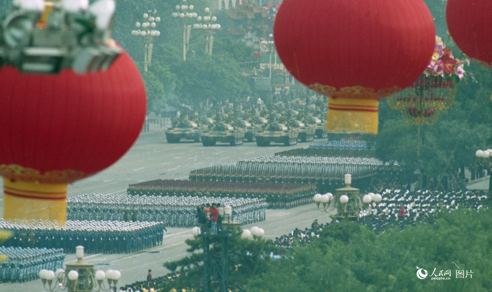 Galeria: parada militar celebrou 50º aniversário da fundação da Nova China (1999)