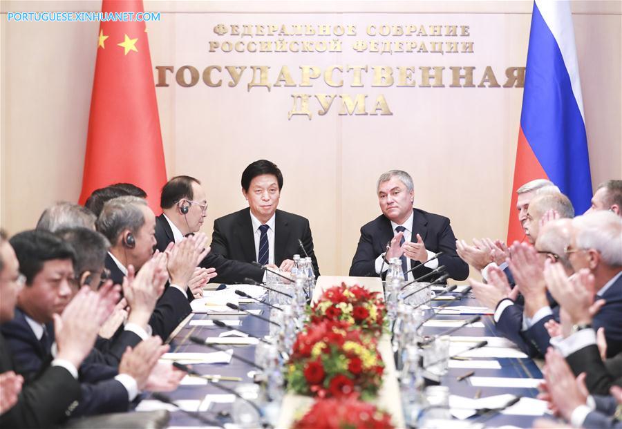 China e Rússia prometem promover cooperação extensa e coordenação legislativa