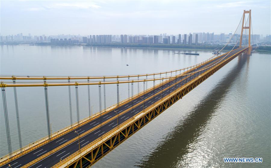 Ponte de suspensão mais extensa do mundo abre ao tráfego