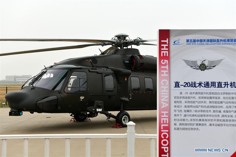 Helicóptero Z-20 da China faz voo de demonstração em Tianjin