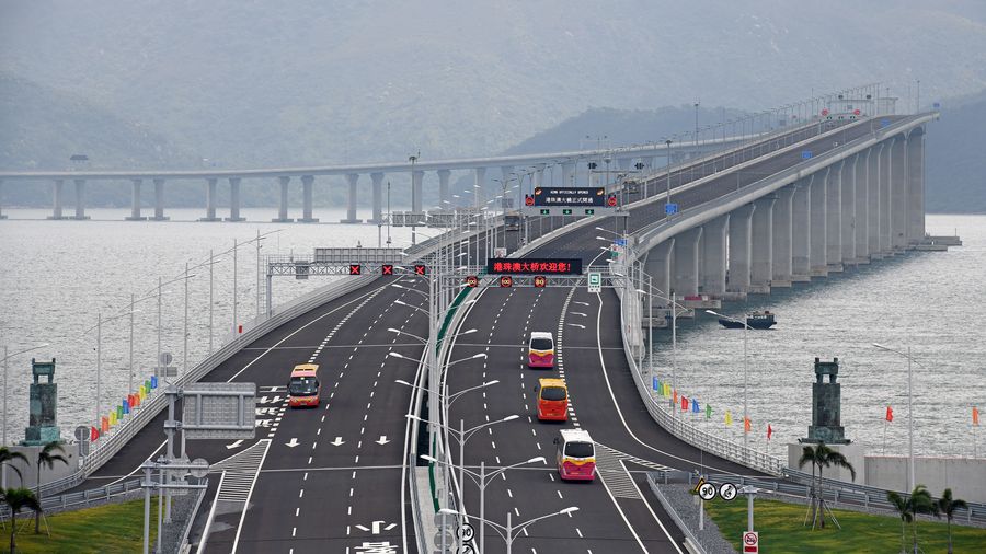 Ponte Hong Kong-Zhuhai-Macau recebe mais de 14 milhões de passageiros um ano após abertura