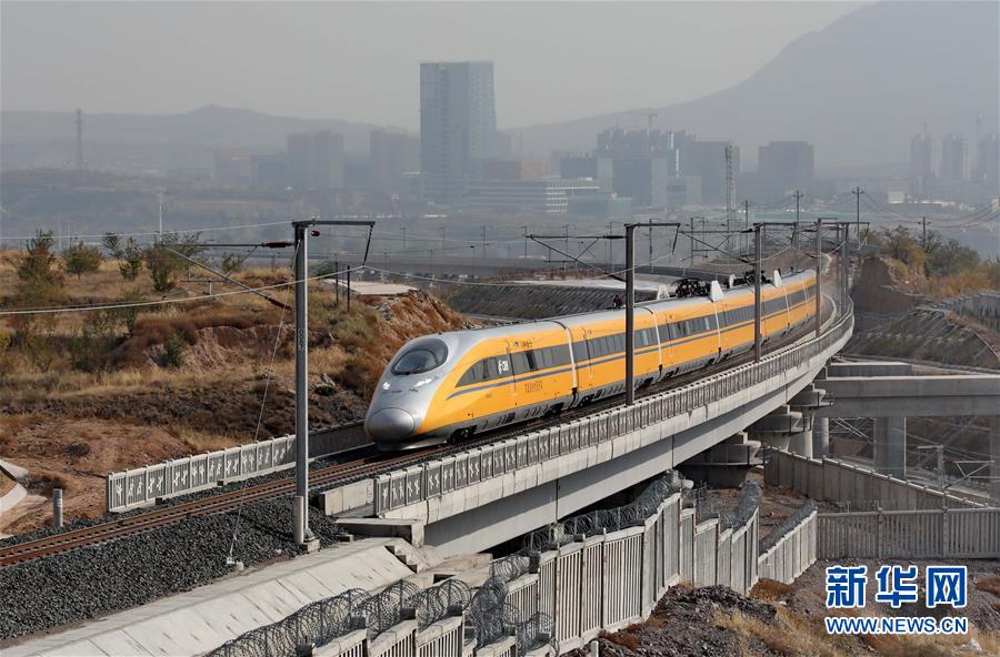 Beijing 2022: linha ferroviária de alta velocidade de Chongli passa nos testes