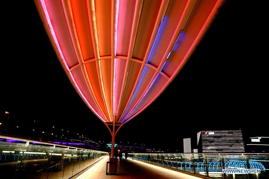 Panorama noturno do local da 2ª CIIE em Shanghai