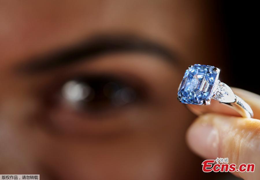 Anel de diamante azul raro será leiloado