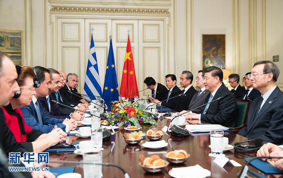 Xi e premiê grego visitam Porto de Piraeus e elogiam a cooperação sob Iniciativa do Cinturão e Rota