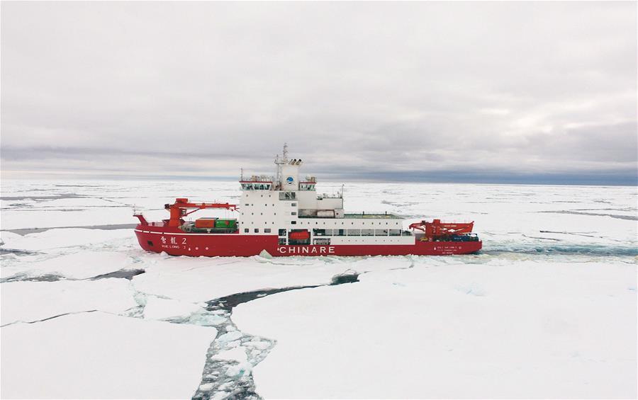 Navio quebra-gelo “Xuelong 2” chega à Baía Prydz da Antártica
