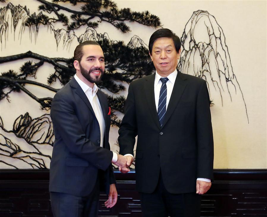 Mais alto legislador da China se reúne com presidente de El Salvador