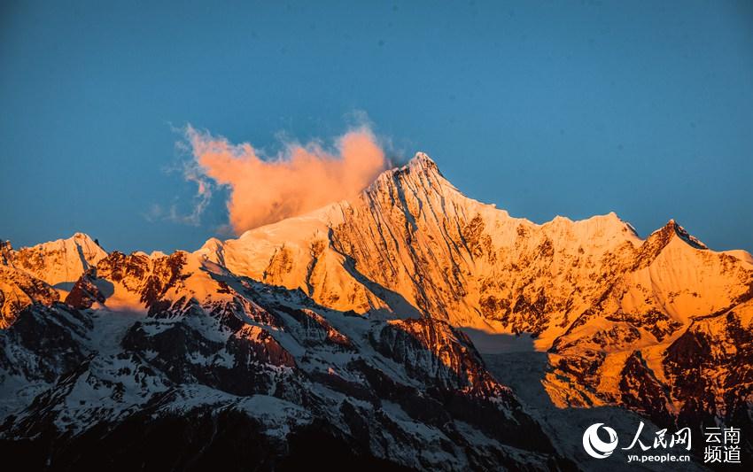 Galeria: Diqing e sua montanha coberta de neve ao nascer do sol