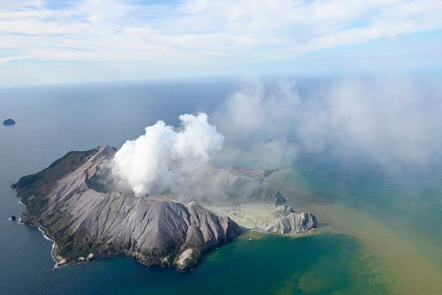 PM da Nova Zelândia: não há sinais de vida após a erupção vulcânica