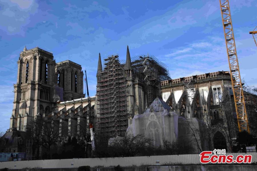 Notre Dame não irá celebrar missa natalícia da meia noite este ano