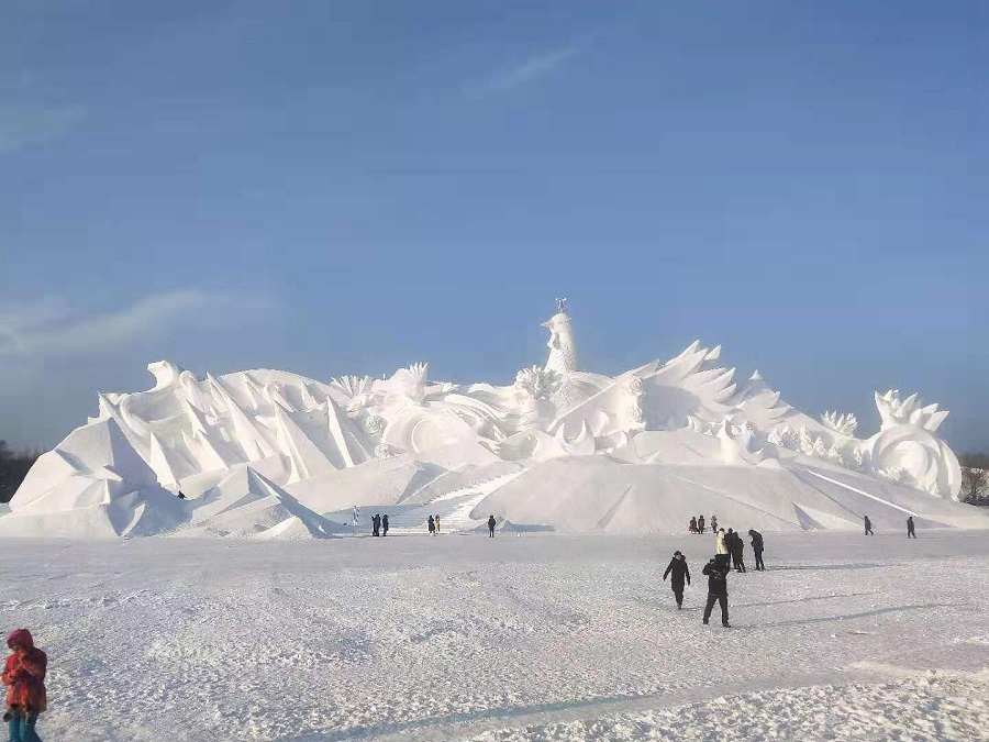Exposição de esculturas de neve aberta ao público em Harbin