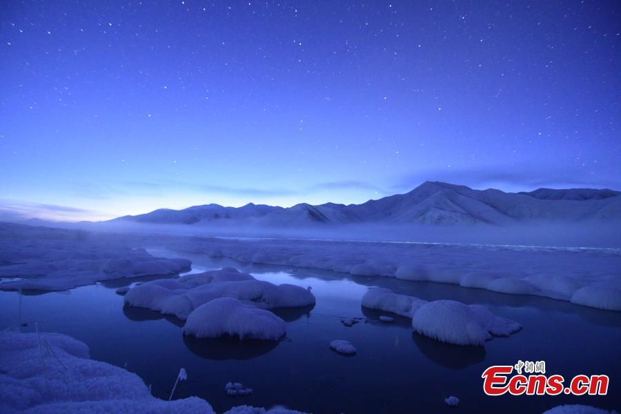 Galeria: paisagem noturna e tranquila das pastagens Bayanbulak em Xinjiang