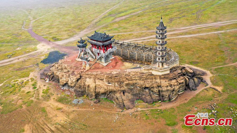 Galeria: ilhota histórica alta e seca no maior lago da China