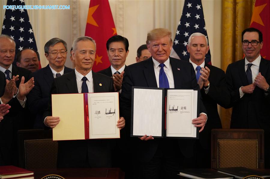 China e EUA assinam primeira fase de acordo comercial
