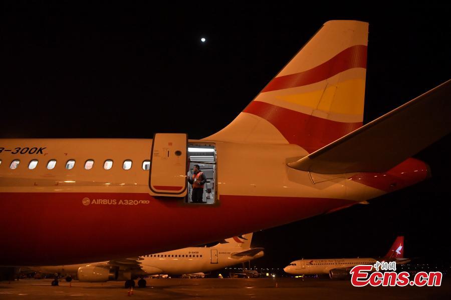 Companhia aérea realiza manutenção de aviões para garantir segurança do chunyun 