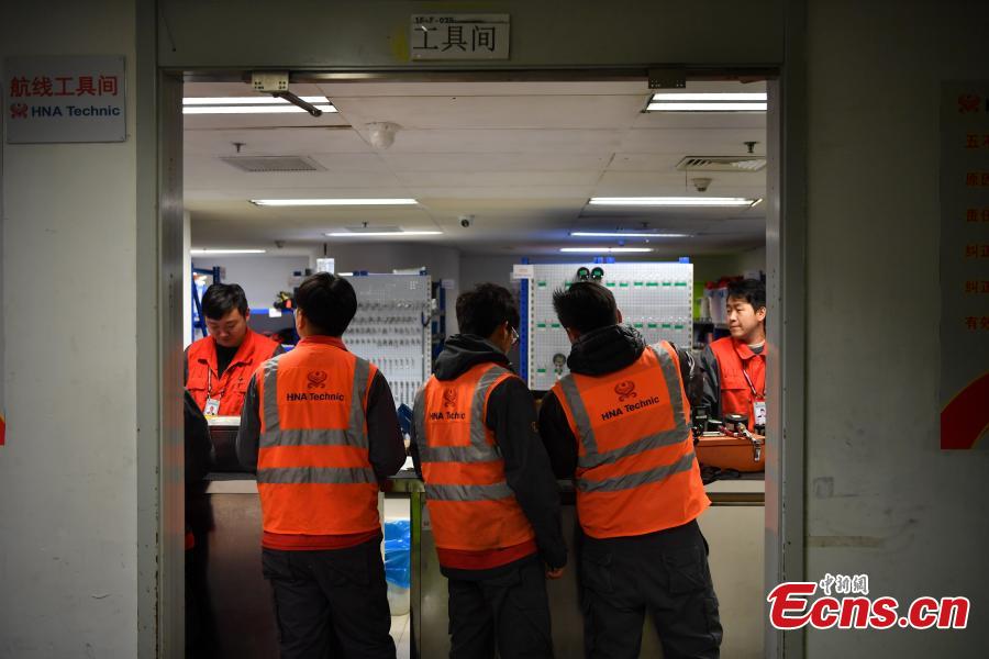 Companhia aérea realiza manutenção de aviões para garantir segurança do chunyun 