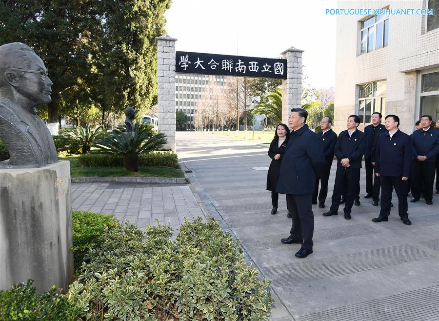Xi visita campus de antiga universidade durante a guerra